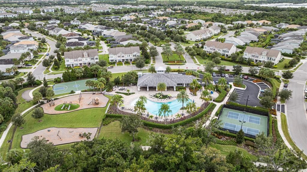 Active With Contract: $950,000 (4 beds, 3 baths, 2464 Square Feet)