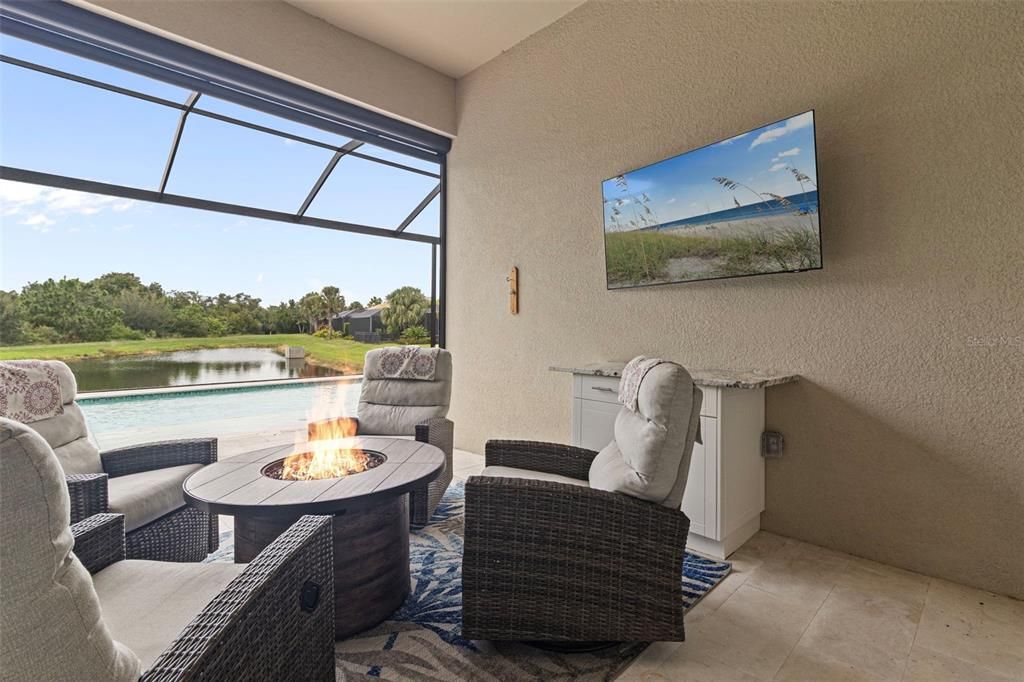 Active With Contract: $950,000 (4 beds, 3 baths, 2464 Square Feet)