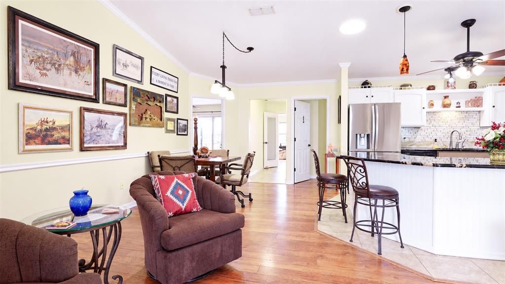 На продажу: $435,000 (4 спален, 2 ванн, 1661 Квадратных фут)