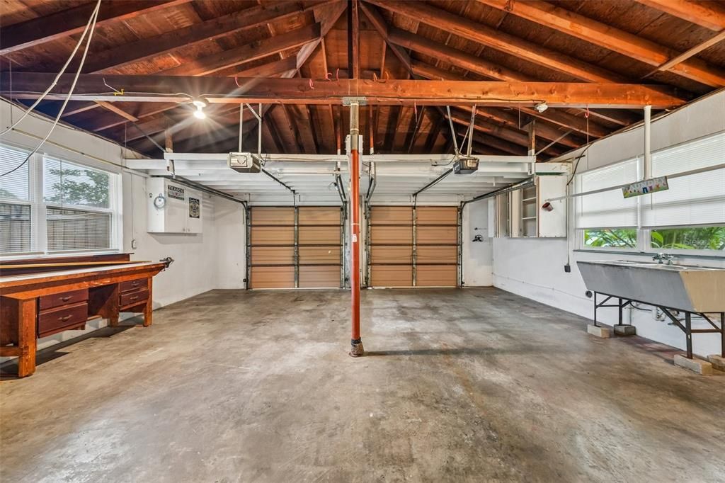 Active With Contract: $365,000 (2 beds, 2 baths, 1665 Square Feet)