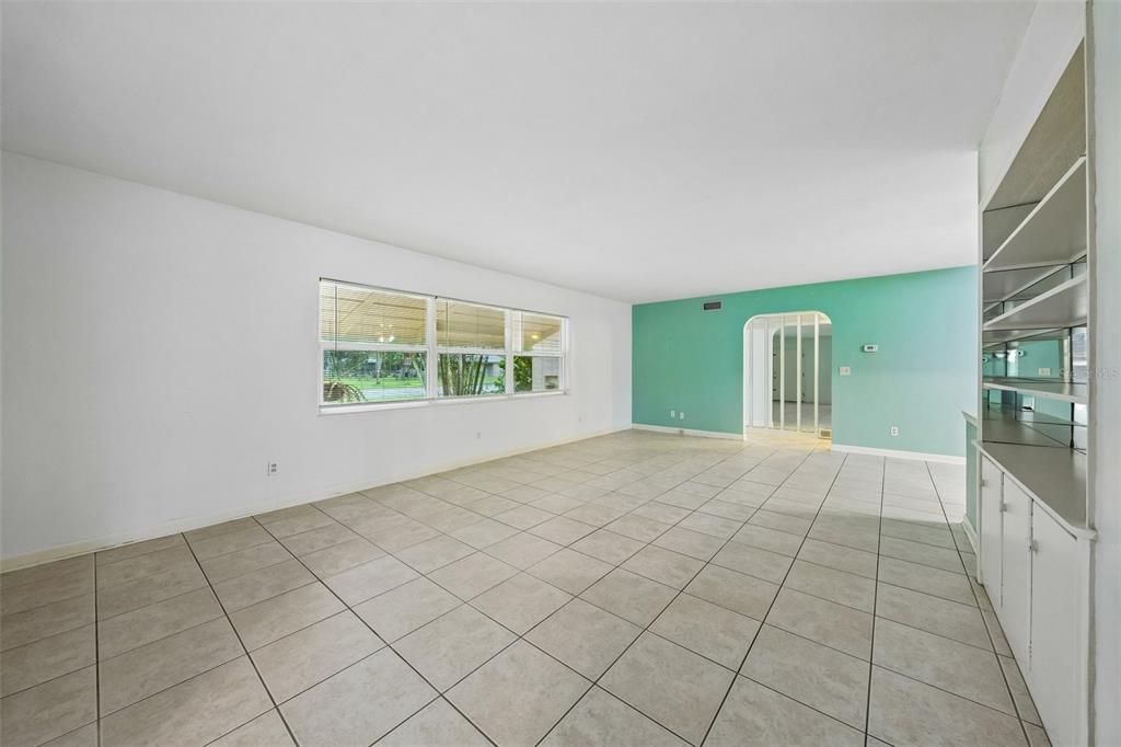 Active With Contract: $365,000 (2 beds, 2 baths, 1665 Square Feet)