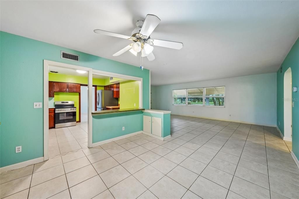 Active With Contract: $365,000 (2 beds, 2 baths, 1665 Square Feet)