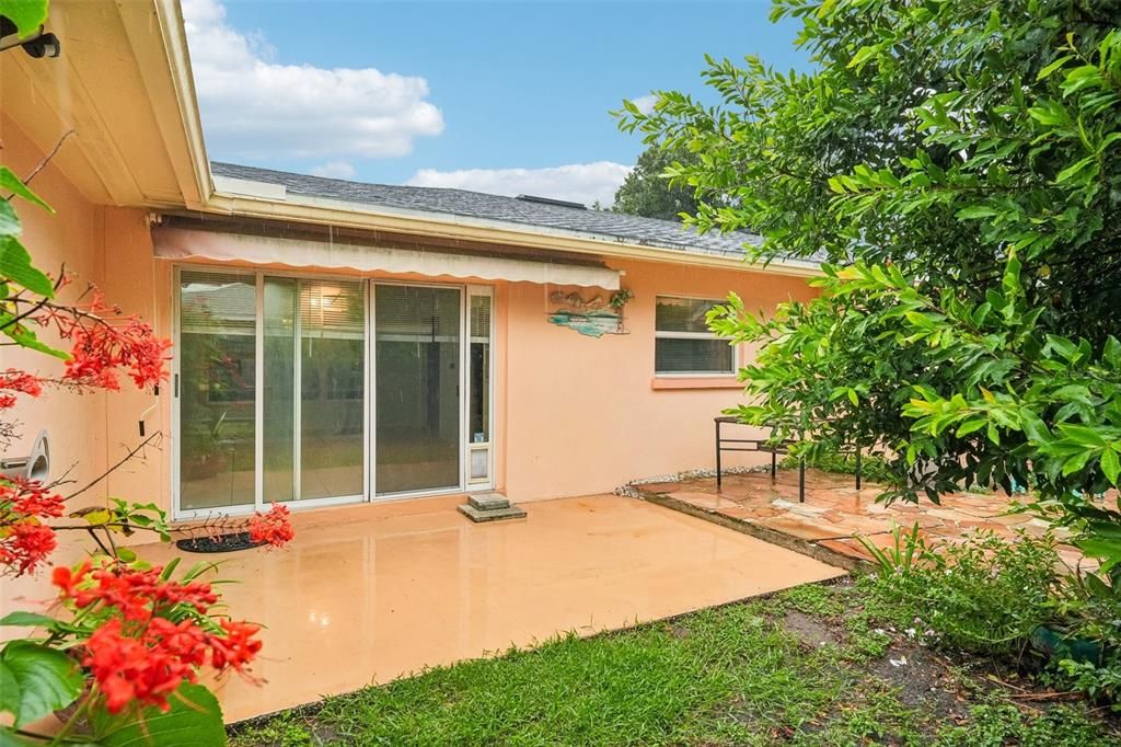 Active With Contract: $365,000 (2 beds, 2 baths, 1665 Square Feet)