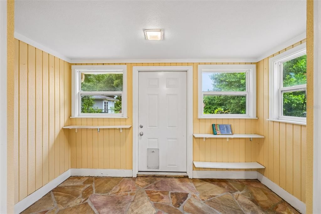 Active With Contract: $365,000 (2 beds, 2 baths, 1665 Square Feet)