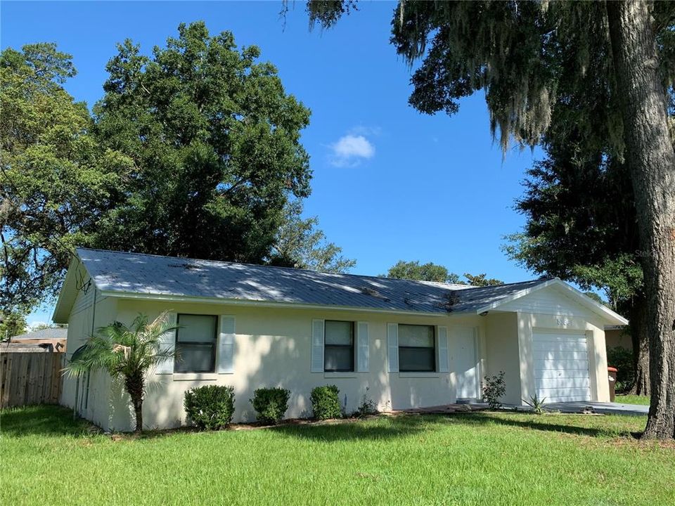 For Rent: $1,400 (3 beds, 1 baths, 918 Square Feet)