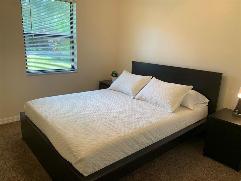 For Rent: $1,400 (3 beds, 1 baths, 918 Square Feet)