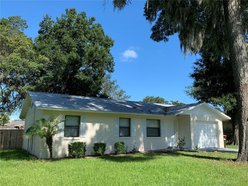For Rent: $1,400 (3 beds, 1 baths, 918 Square Feet)