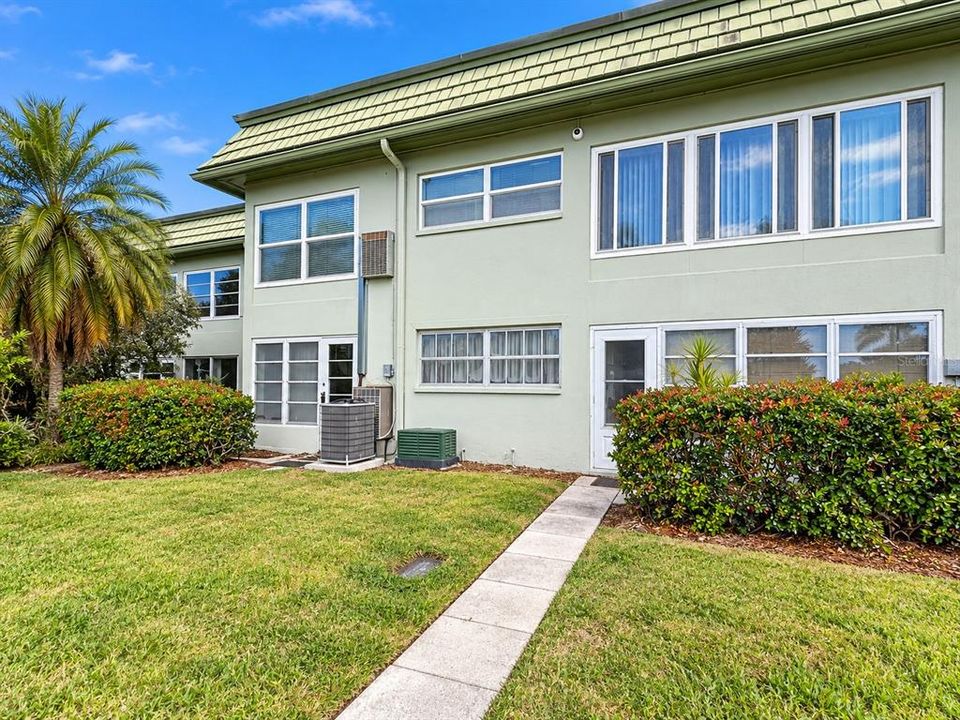 待售: $99,000 (2 贝兹, 2 浴室, 855 平方英尺)