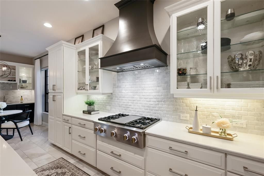 En Venta: $1,495,000 (3 camas, 2 baños, 2551 Pies cuadrados)