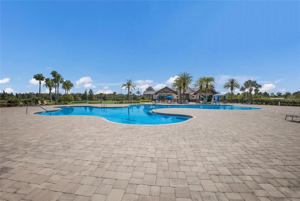 En Venta: $1,495,000 (3 camas, 2 baños, 2551 Pies cuadrados)