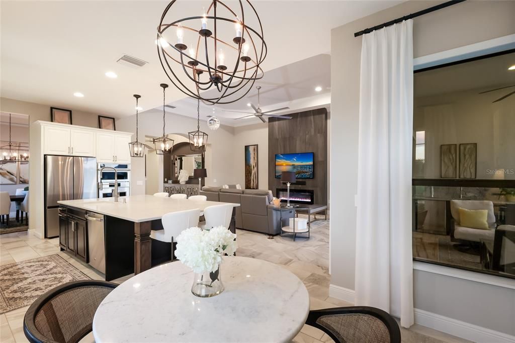 En Venta: $1,495,000 (3 camas, 2 baños, 2551 Pies cuadrados)