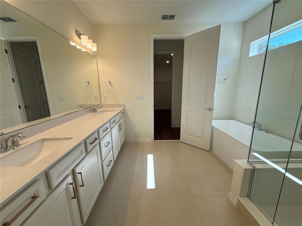 En Renta: $4,995 (5 camas, 4 baños, 3575 Pies cuadrados)