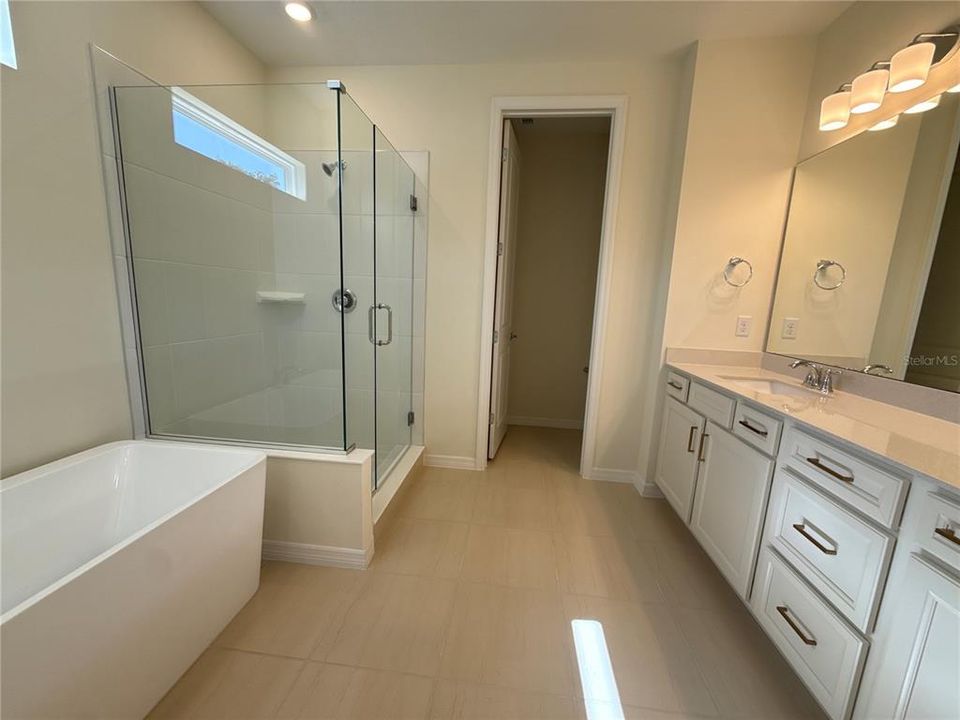 En Renta: $4,995 (5 camas, 4 baños, 3575 Pies cuadrados)