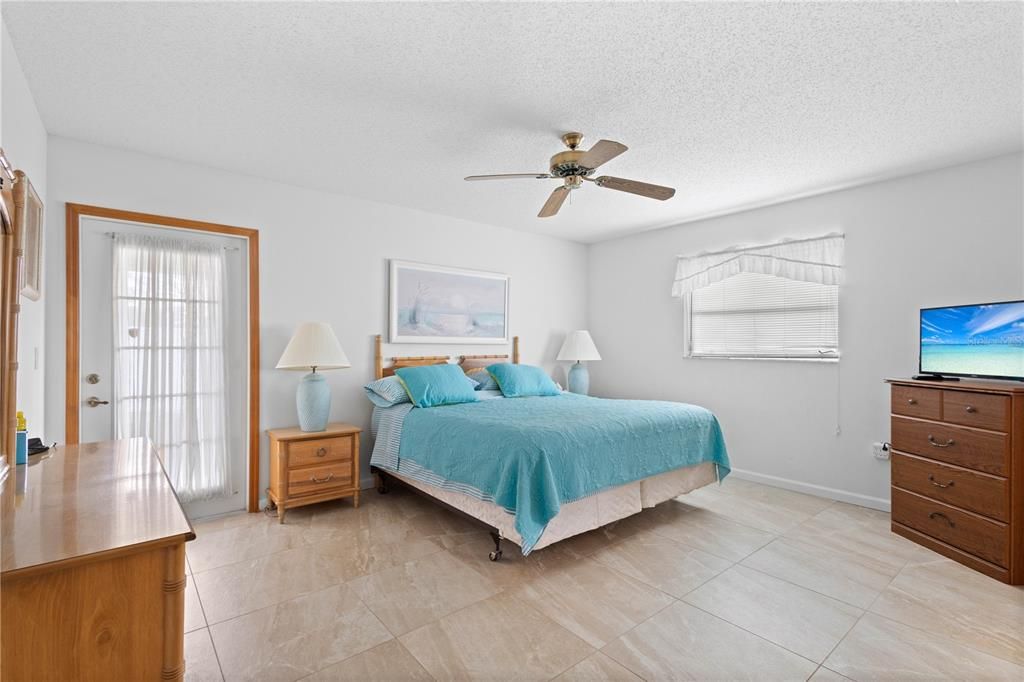 For Rent: $3,000 (3 beds, 2 baths, 1512 Square Feet)