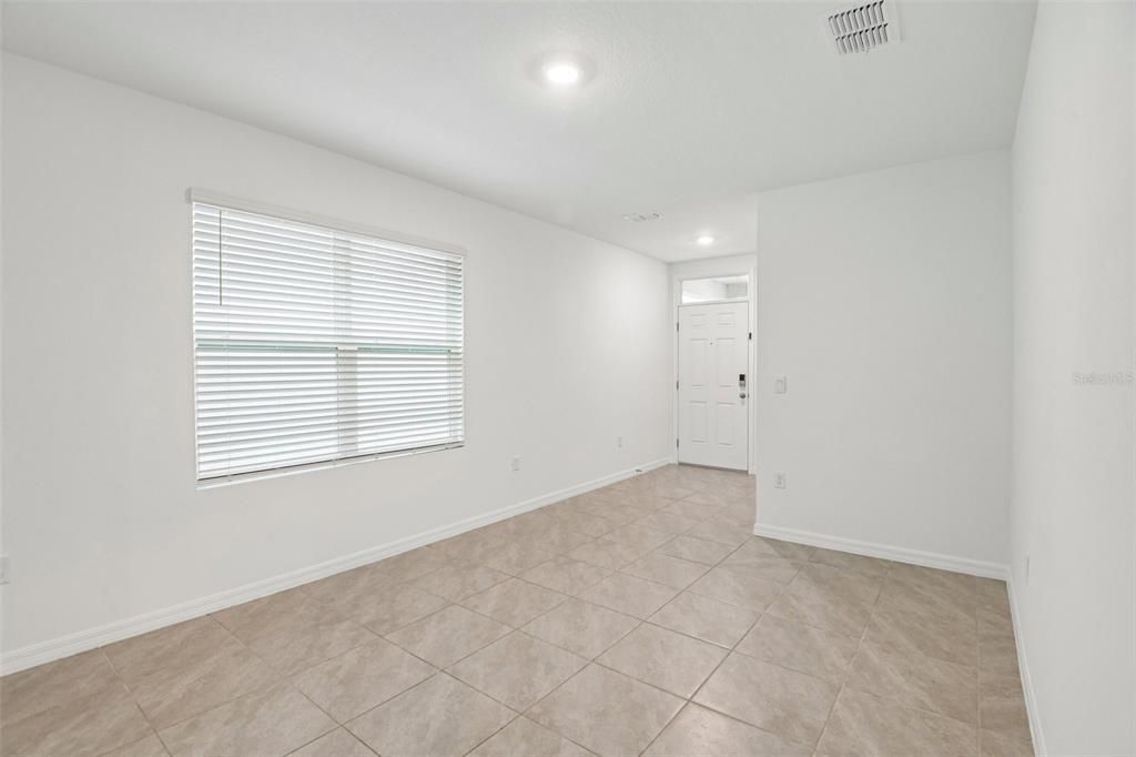 For Sale: $299,900 (3 beds, 2 baths, 1516 Square Feet)