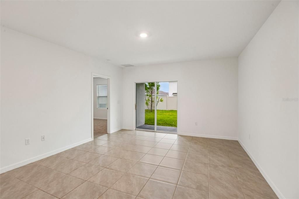 For Sale: $299,900 (3 beds, 2 baths, 1516 Square Feet)