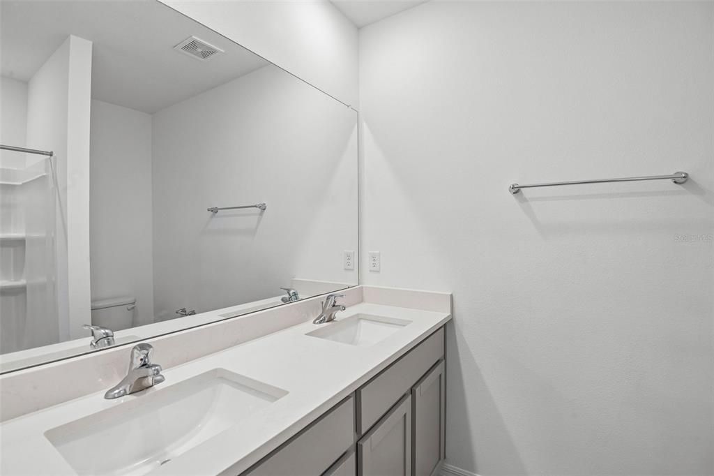 For Sale: $299,900 (3 beds, 2 baths, 1516 Square Feet)