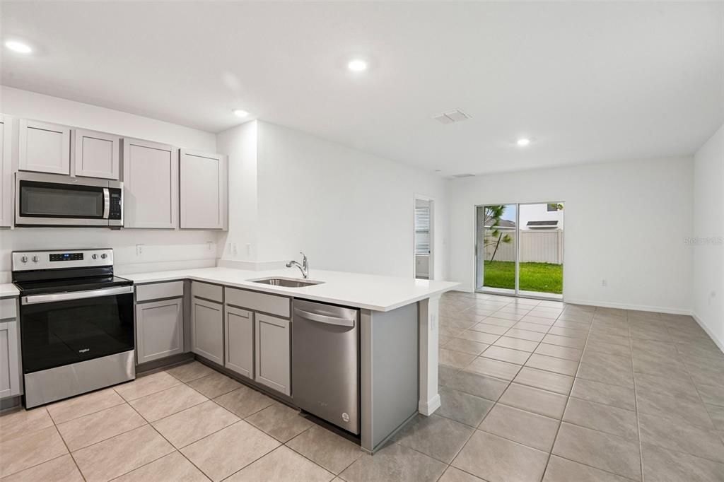 For Sale: $299,900 (3 beds, 2 baths, 1516 Square Feet)