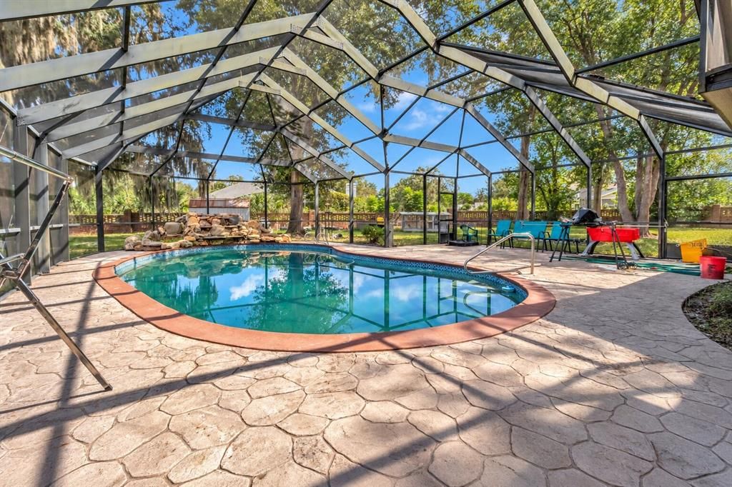 For Sale: $600,000 (4 beds, 2 baths, 2676 Square Feet)