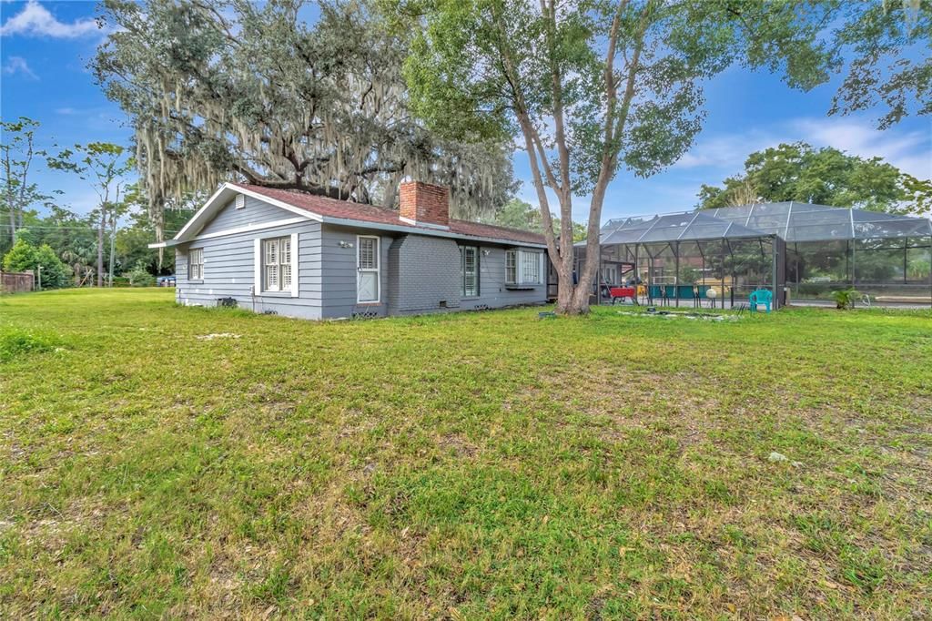 For Sale: $600,000 (4 beds, 2 baths, 2676 Square Feet)