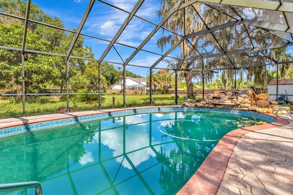 For Sale: $600,000 (4 beds, 2 baths, 2676 Square Feet)