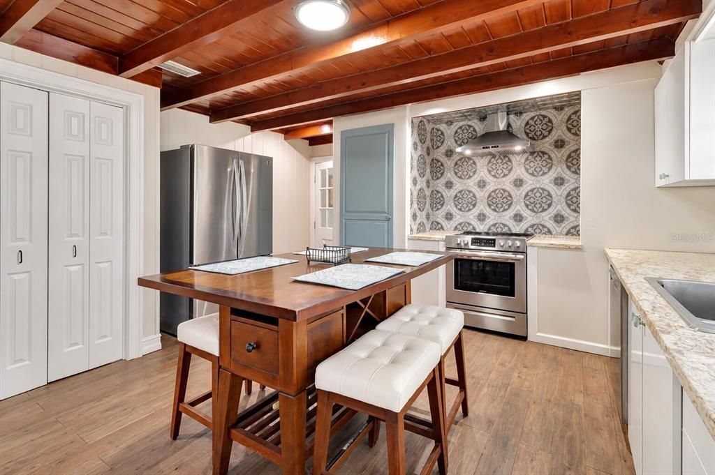 For Sale: $600,000 (4 beds, 2 baths, 2676 Square Feet)