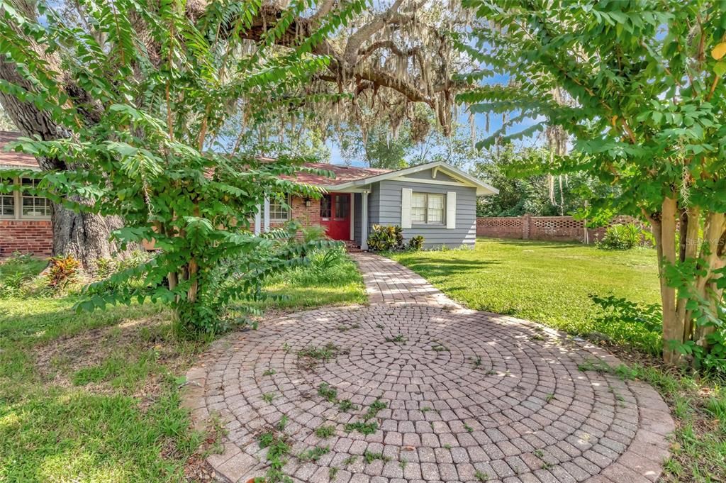 For Sale: $600,000 (4 beds, 2 baths, 2676 Square Feet)