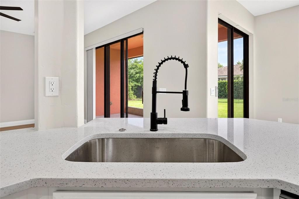 For Sale: $299,990 (2 beds, 2 baths, 1548 Square Feet)