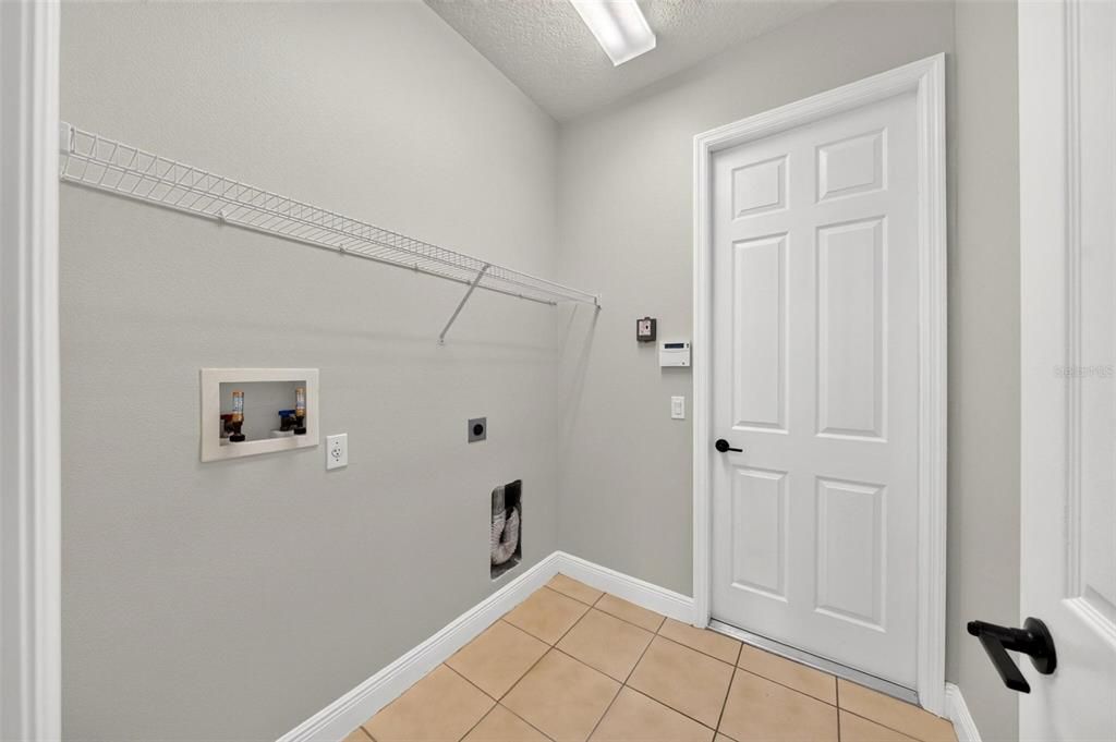 For Sale: $299,990 (2 beds, 2 baths, 1548 Square Feet)