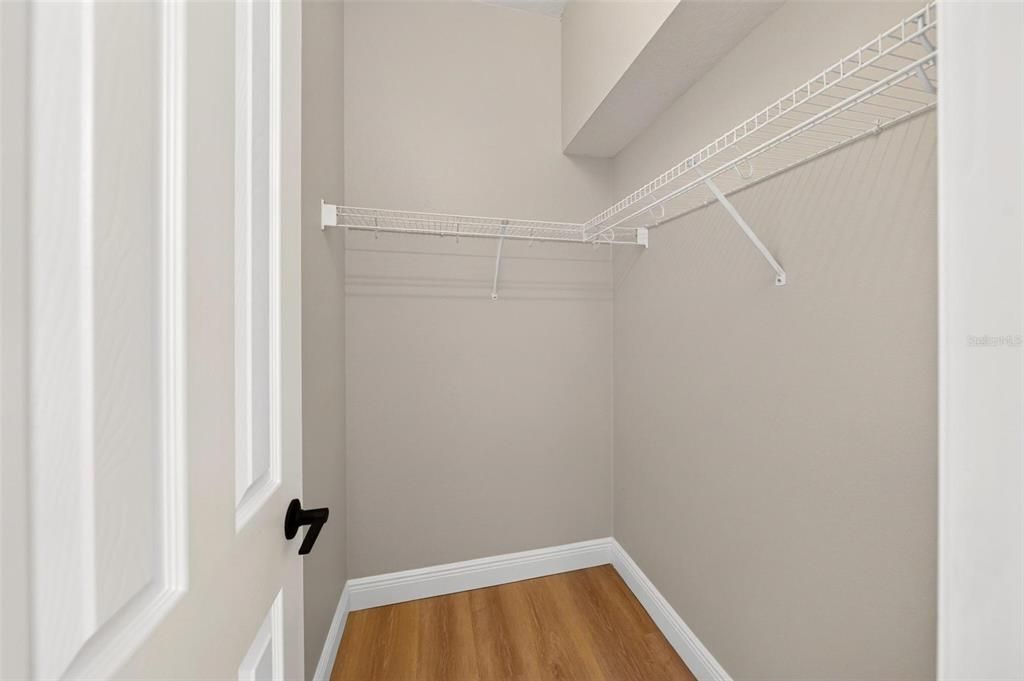 For Sale: $299,990 (2 beds, 2 baths, 1548 Square Feet)