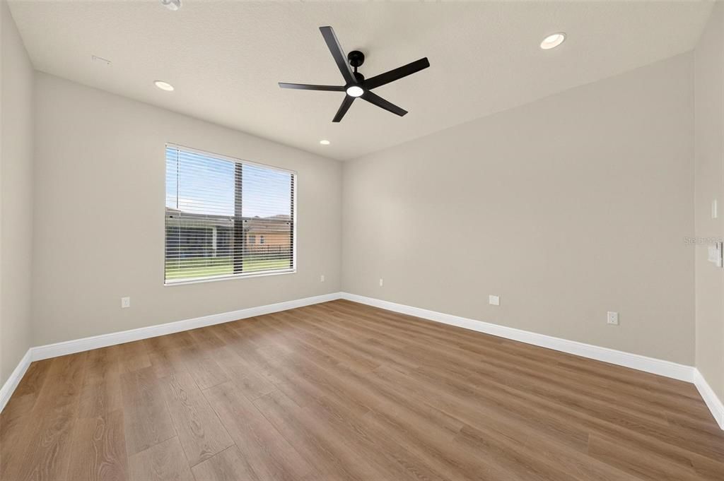 For Sale: $299,990 (2 beds, 2 baths, 1548 Square Feet)