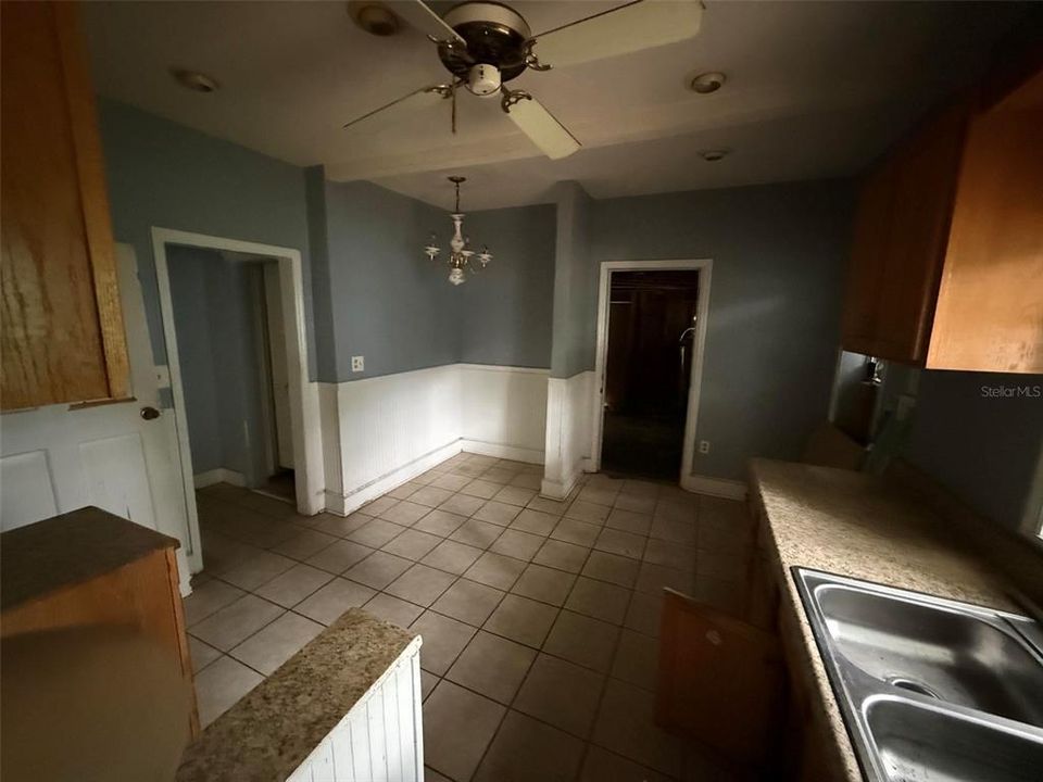 For Sale: $169,000 (4 beds, 2 baths, 1388 Square Feet)