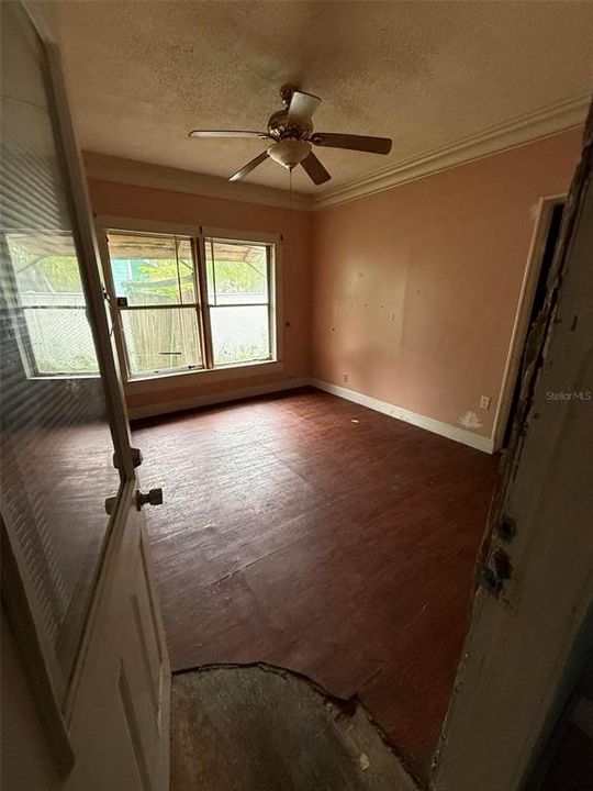 For Sale: $169,000 (4 beds, 2 baths, 1388 Square Feet)