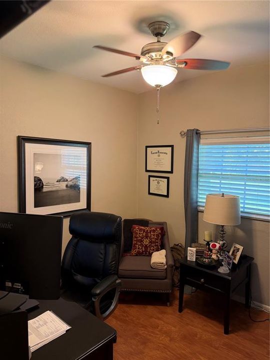 For Sale: $329,900 (3 beds, 1 baths, 1025 Square Feet)