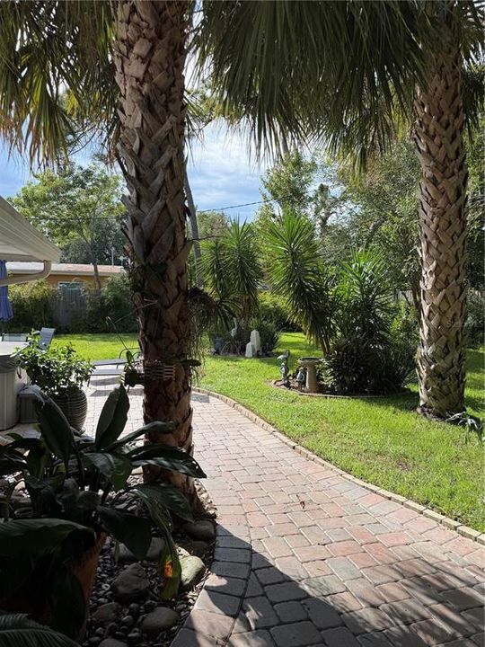 For Sale: $329,900 (3 beds, 1 baths, 1025 Square Feet)
