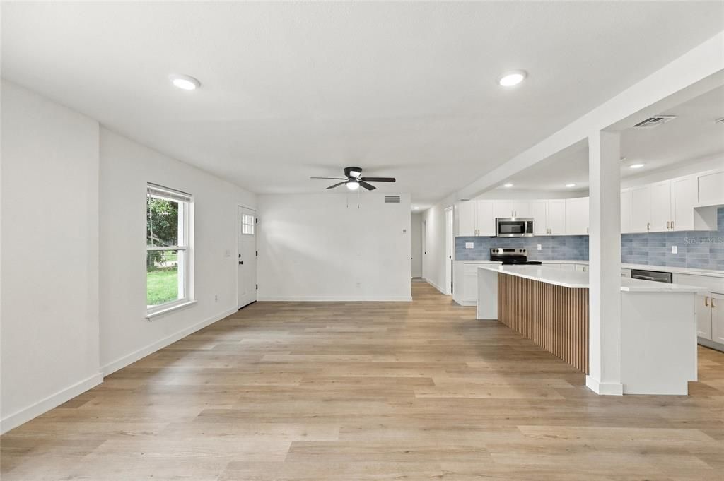 En Venta: $349,900 (3 camas, 2 baños, 1365 Pies cuadrados)