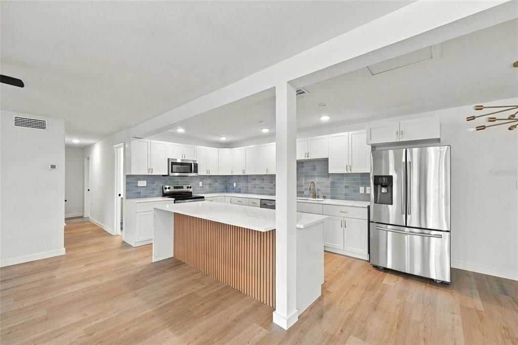 En Venta: $349,900 (3 camas, 2 baños, 1365 Pies cuadrados)