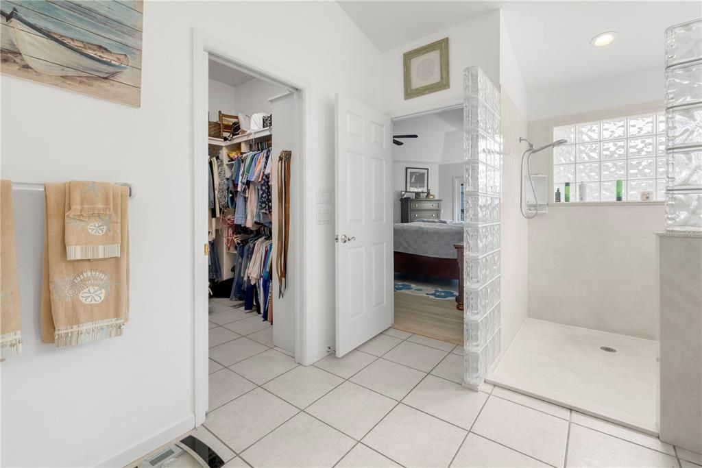 En Venta: $850,000 (4 camas, 3 baños, 2581 Pies cuadrados)
