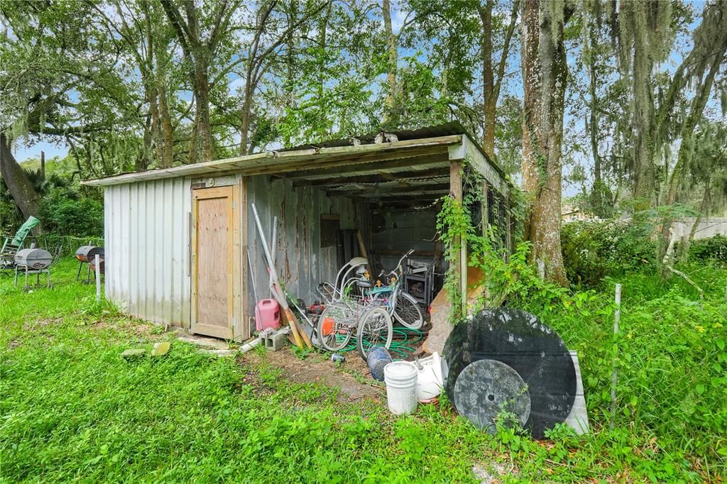 На продажу: $300,000 (5 спален, 3 ванн, 2070 Квадратных фут)