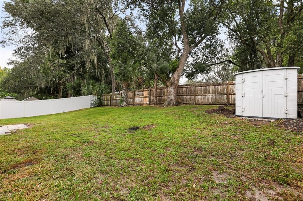 For Rent: $1,950 (3 beds, 2 baths, 1090 Square Feet)