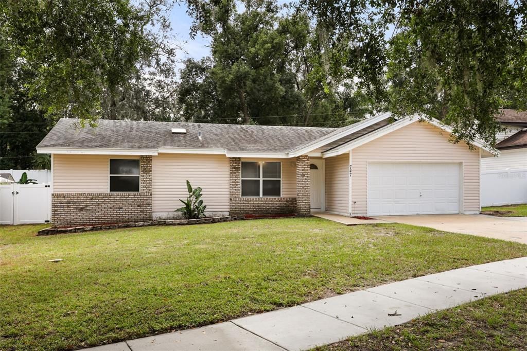For Rent: $1,950 (3 beds, 2 baths, 1090 Square Feet)