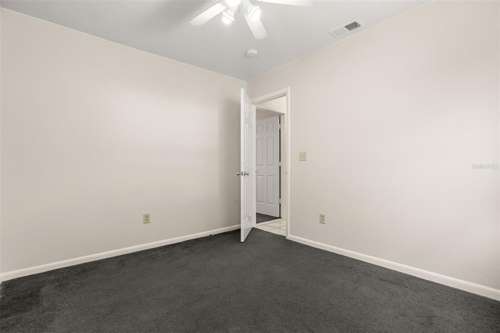 For Rent: $1,950 (3 beds, 2 baths, 1090 Square Feet)