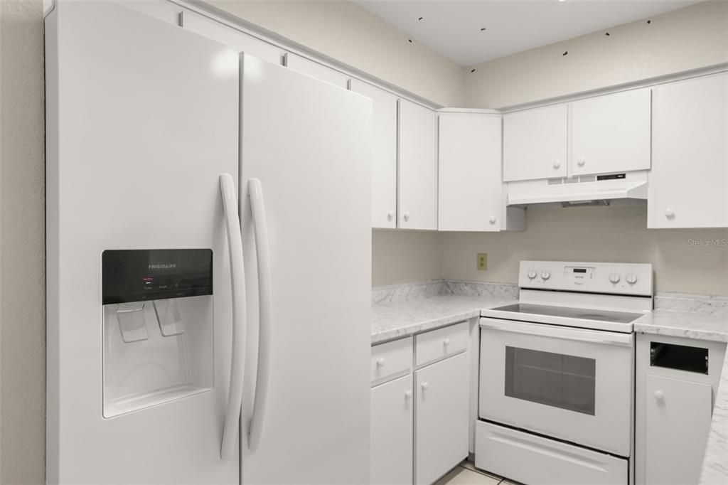 For Rent: $1,950 (3 beds, 2 baths, 1090 Square Feet)