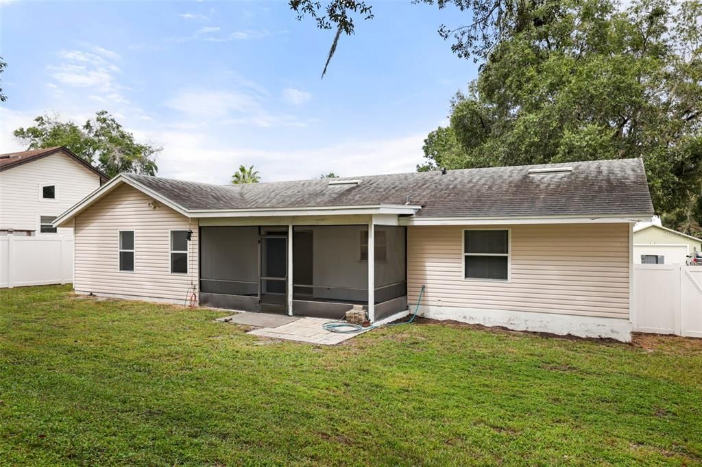 For Rent: $1,950 (3 beds, 2 baths, 1090 Square Feet)