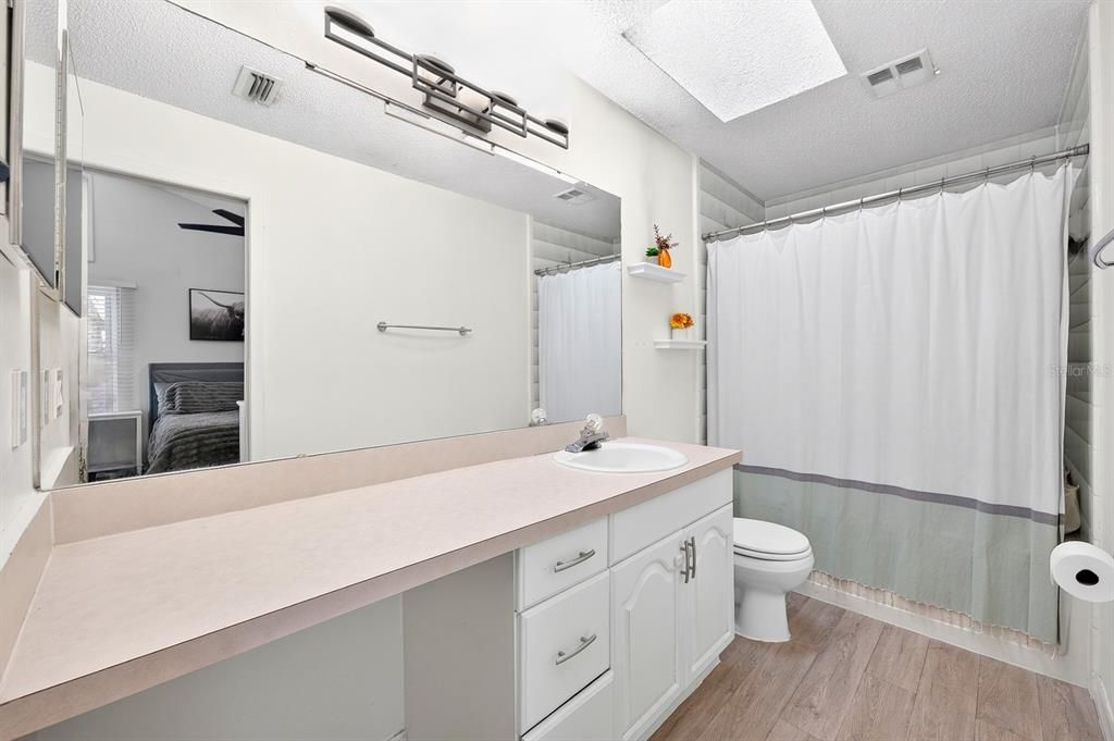 En Venta: $340,000 (3 camas, 2 baños, 1256 Pies cuadrados)
