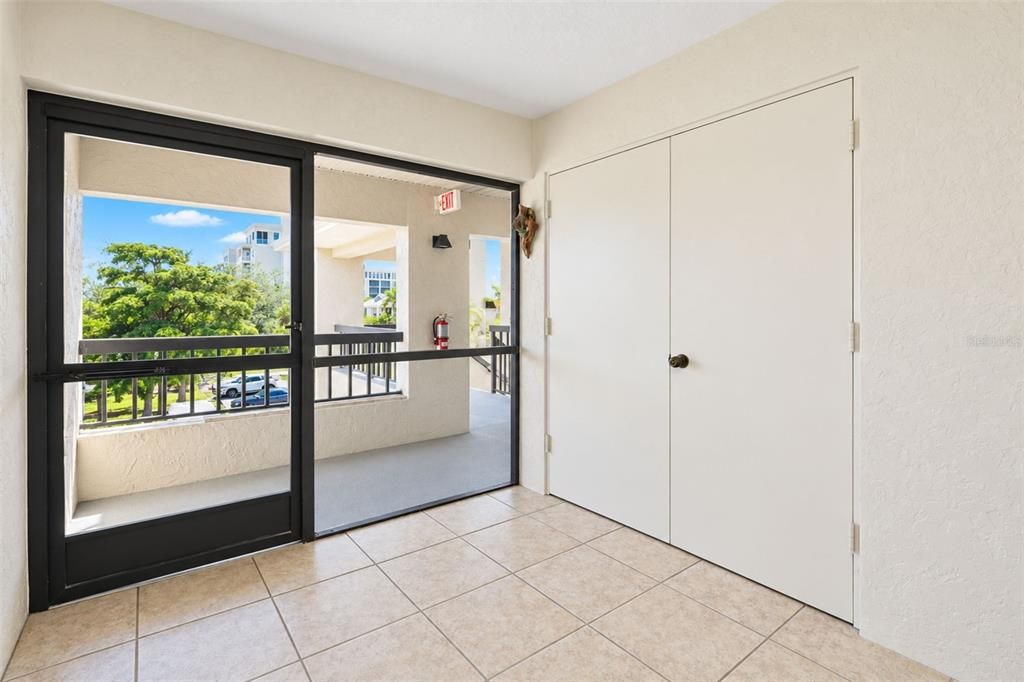 En Venta: $300,000 (2 camas, 2 baños, 1516 Pies cuadrados)