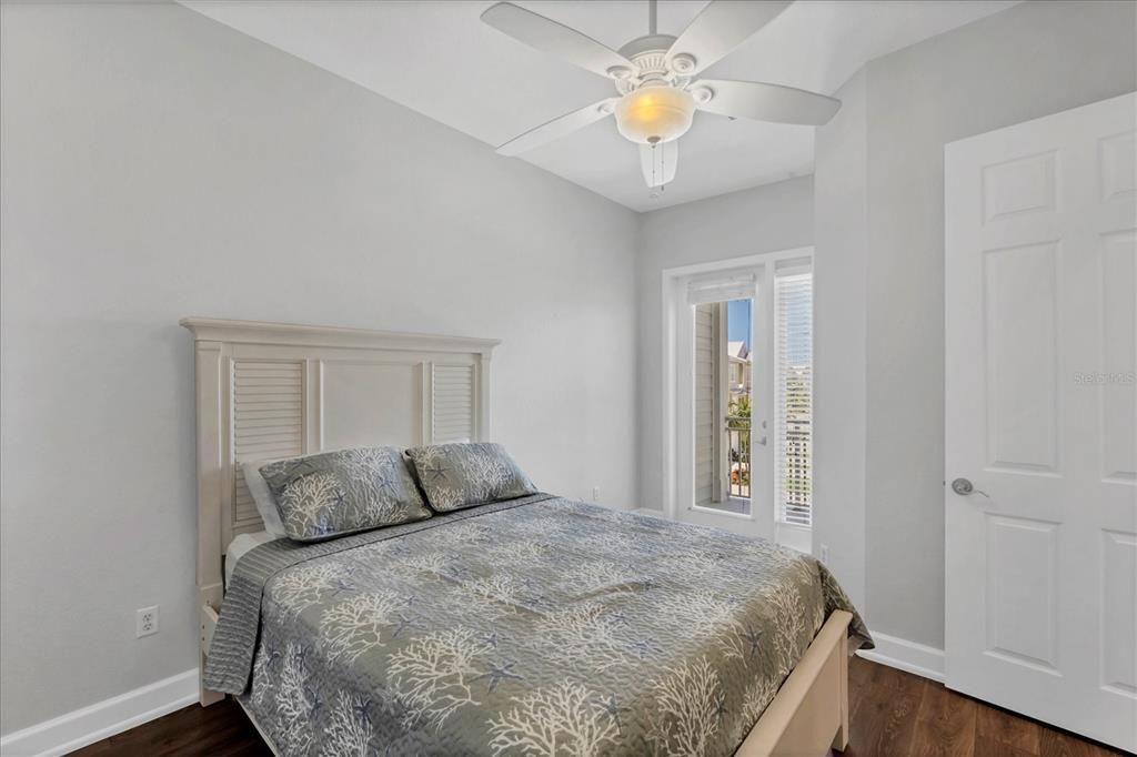 En Venta: $489,000 (4 camas, 3 baños, 2296 Pies cuadrados)