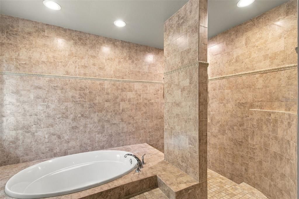 На продажу: $799,900 (4 спален, 2 ванн, 2779 Квадратных фут)