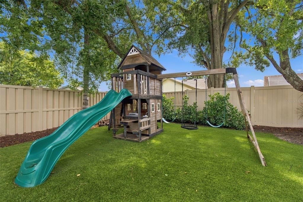 На продажу: $799,900 (4 спален, 2 ванн, 2779 Квадратных фут)