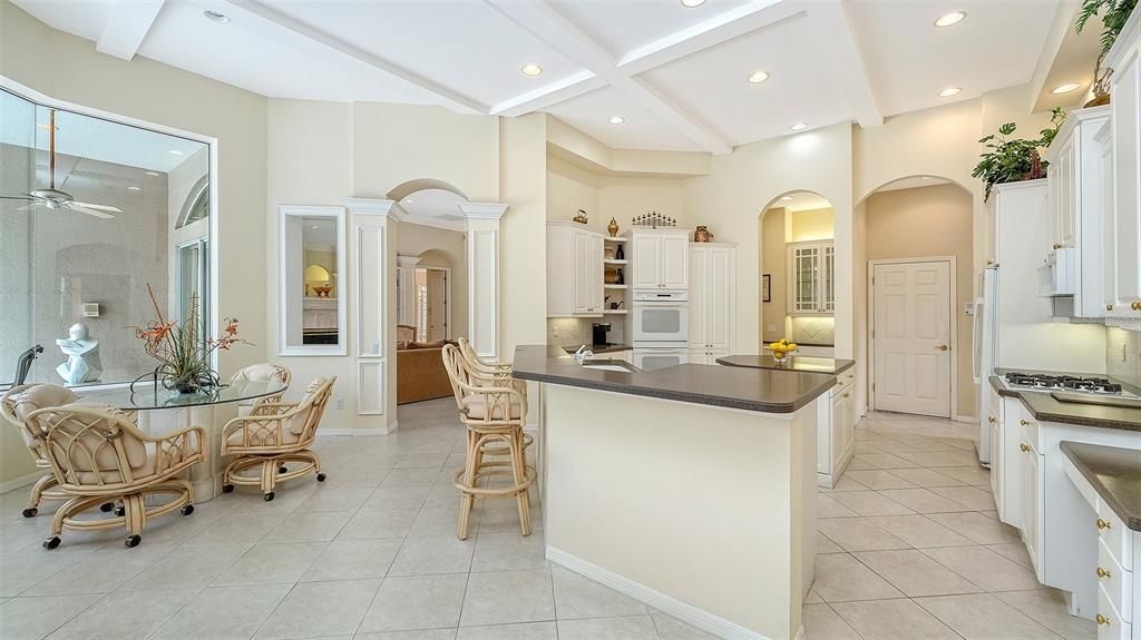 For Sale: $1,100,000 (3 beds, 3 baths, 3094 Square Feet)